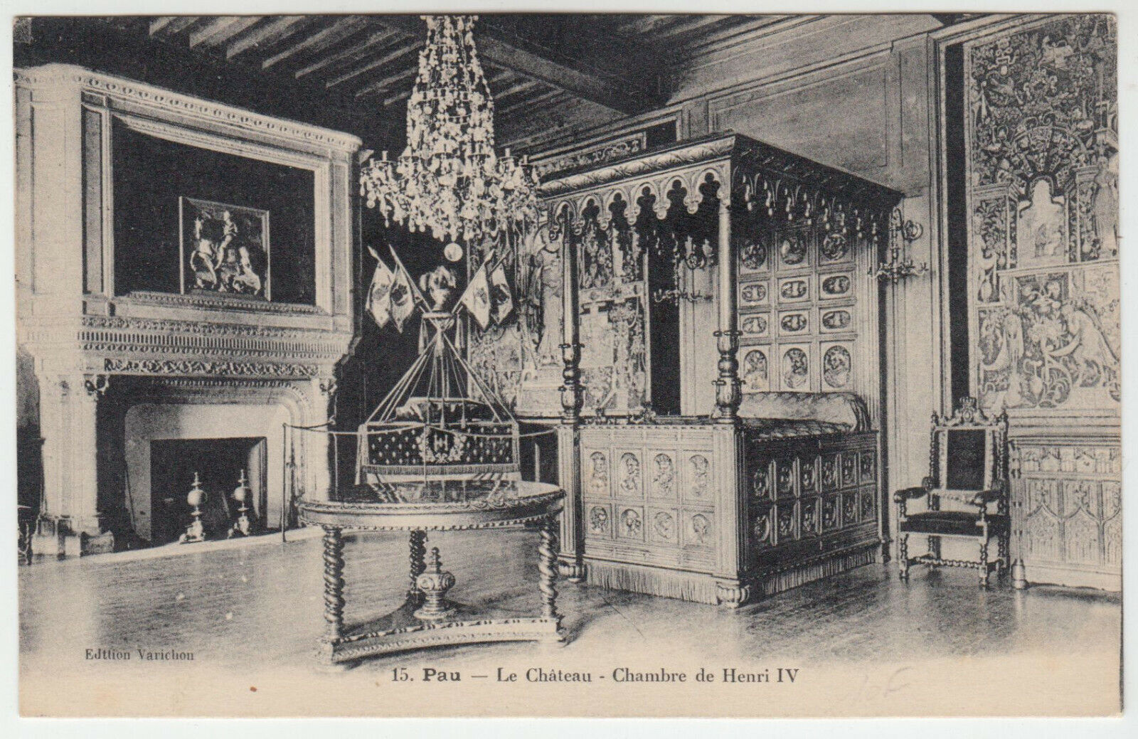 CARTE POSTALE PAU LE CHATEAU CHAMBRE DE HENRI IV 402116790881