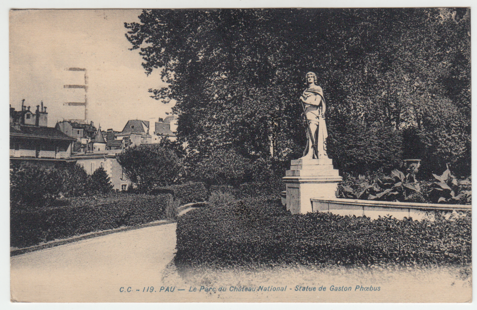 CARTE POSTALE PAU LE PARC DU CHATEAU NATIONAL STATUE DE GASTON PHOEBUS 402763450581