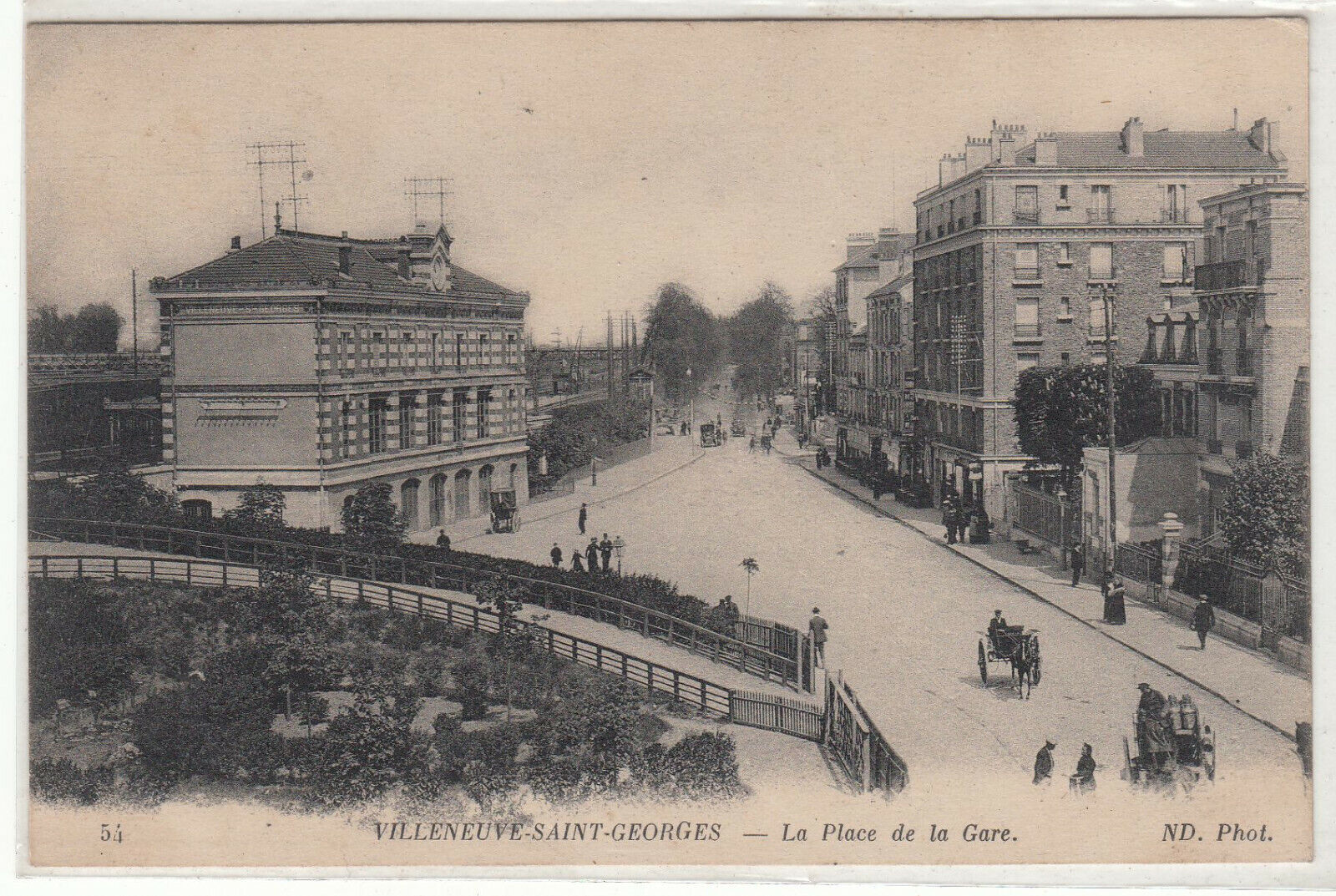 CARTE POSTALE VILLENEUVE SAINT GEORGES LA PLACE DE LA GARE 401941366021