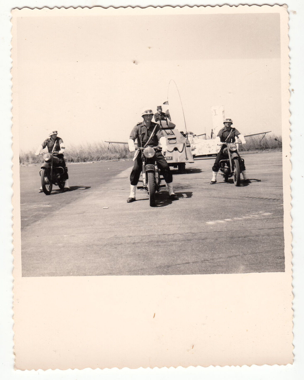 PHOTO MILITAIRE AFRIQUE 1° DECEMBRE 1962 ST ELOY DEPART MOTO