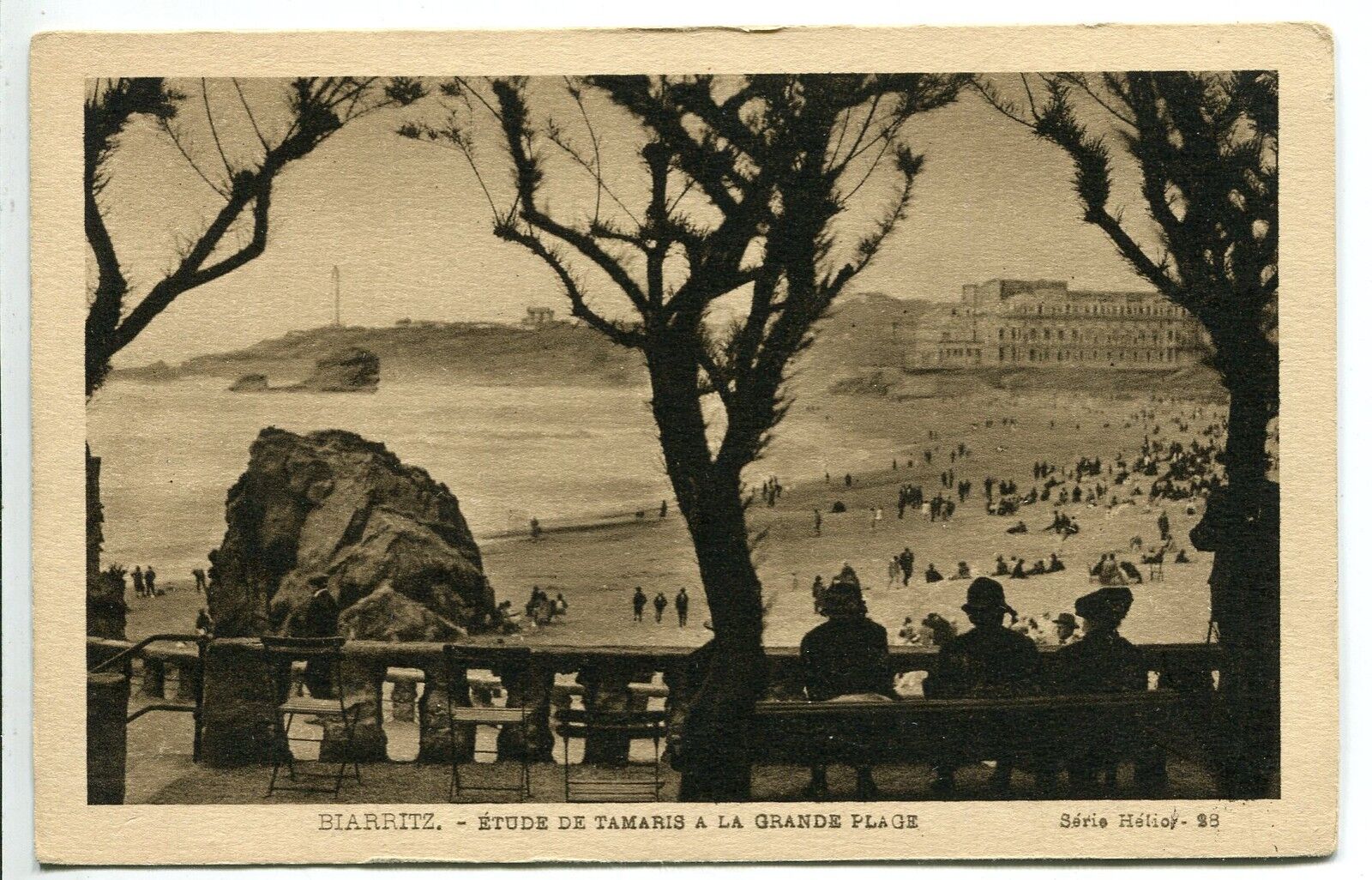 CARTE POSTALE BIARRITZ ETUDE DE TAMARIS ET LA GRANDE PLAGE 400682155022