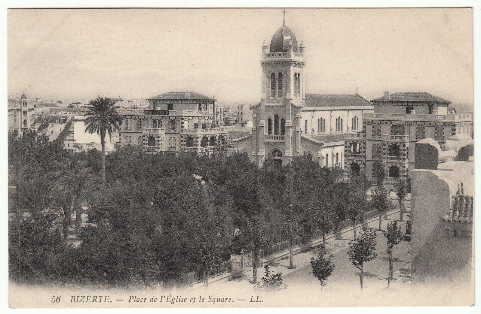 CARTE POSTALE BIZERTE PLACE DE L EGLISE ET LE SQUARE 123962436072