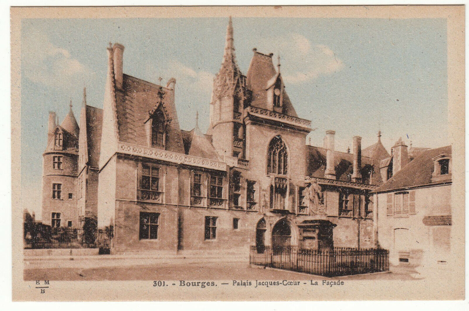 CARTE POSTALE BOURGES PALAIS JACQUES COEUR LA FACADE 402002823462