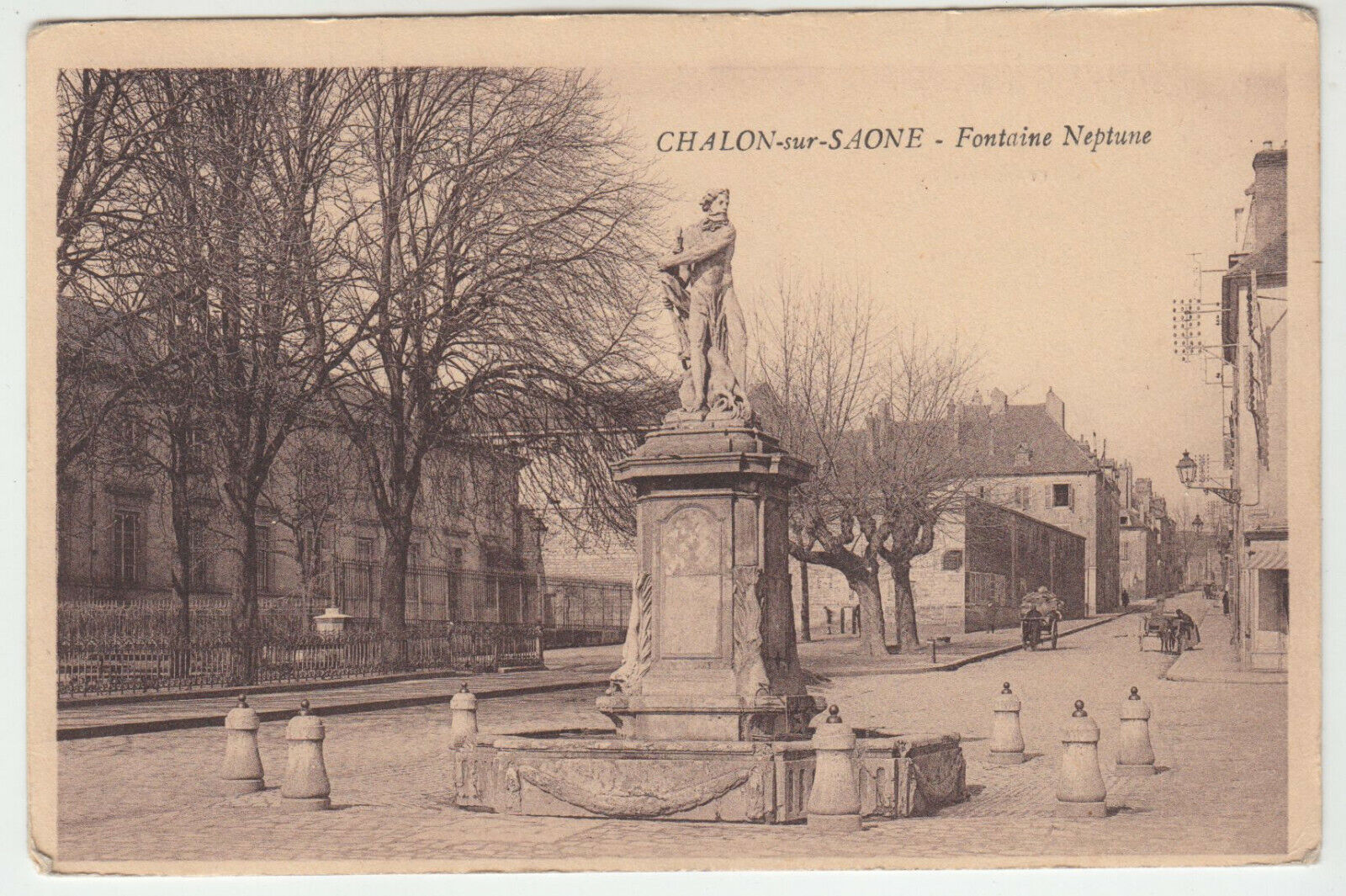 CARTE POSTALE CHALON SUR SAONE FONTAINE NEPTUNE 402253377422