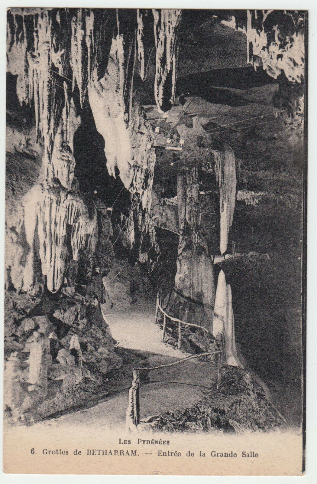 CARTE POSTALE GROTTES DE BETHARRAM ENTREE DE LA GRANDE SALLE 402105962652