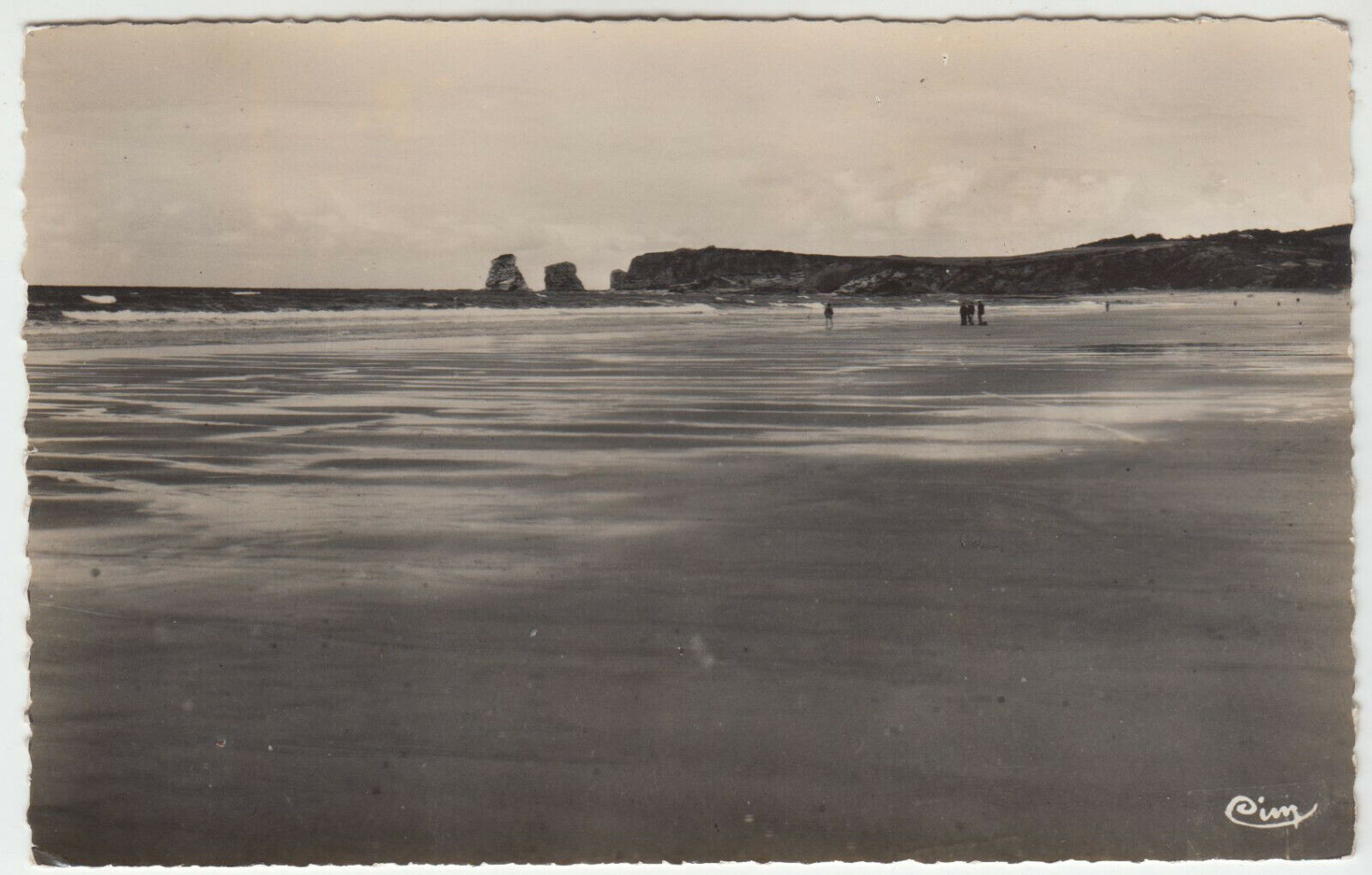 CARTE POSTALE HENDAYE LA PLAGE LES DEUX JUMEAUX 124099682502