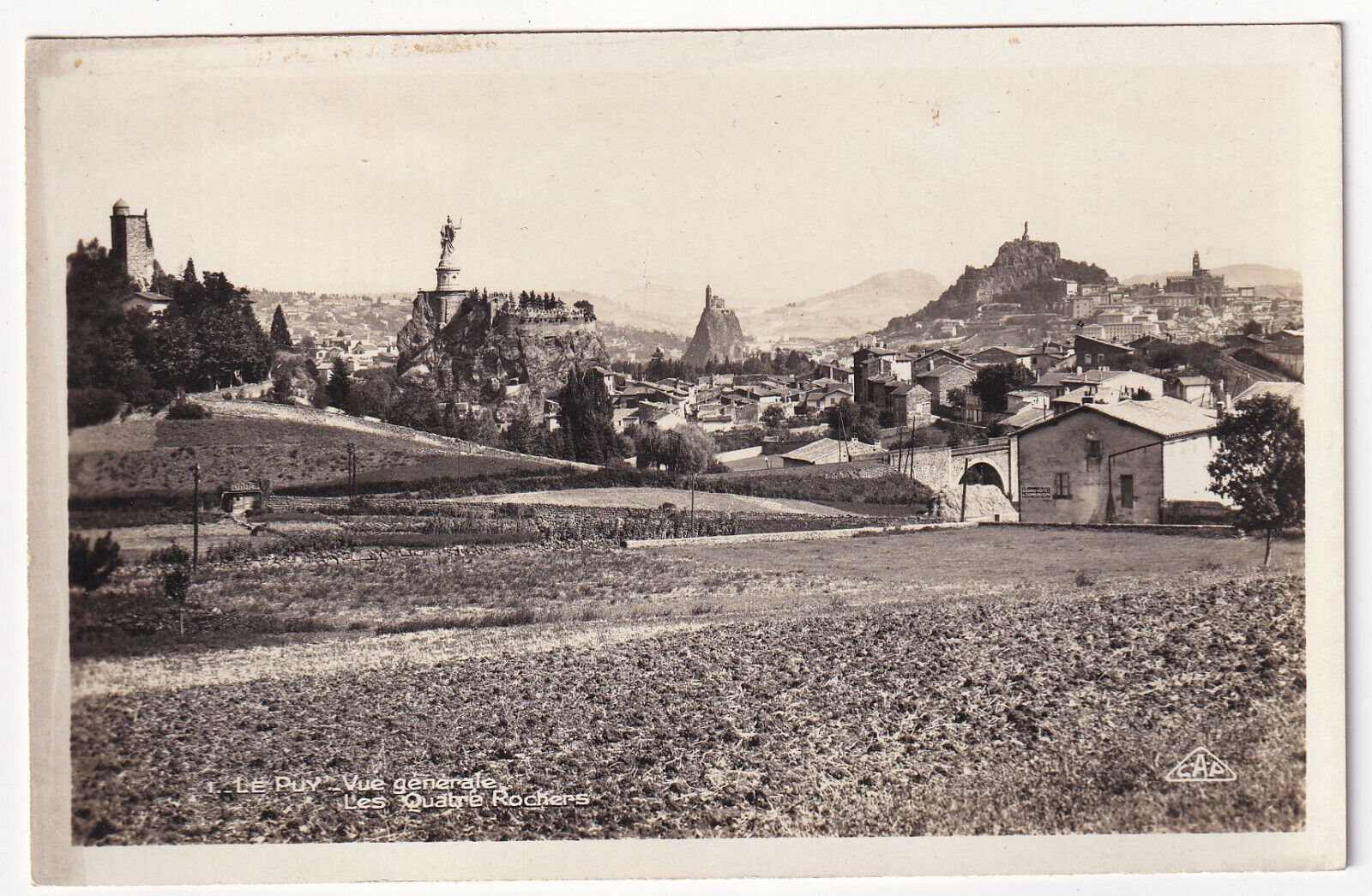 CARTE POSTALE LE PUY VUE GENERALE LES QUATRES ROCHERS 125197462892