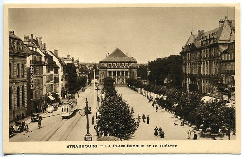 CPA STRASBOURG LA PLACE BROGLIE ET THEATRE 110614111182