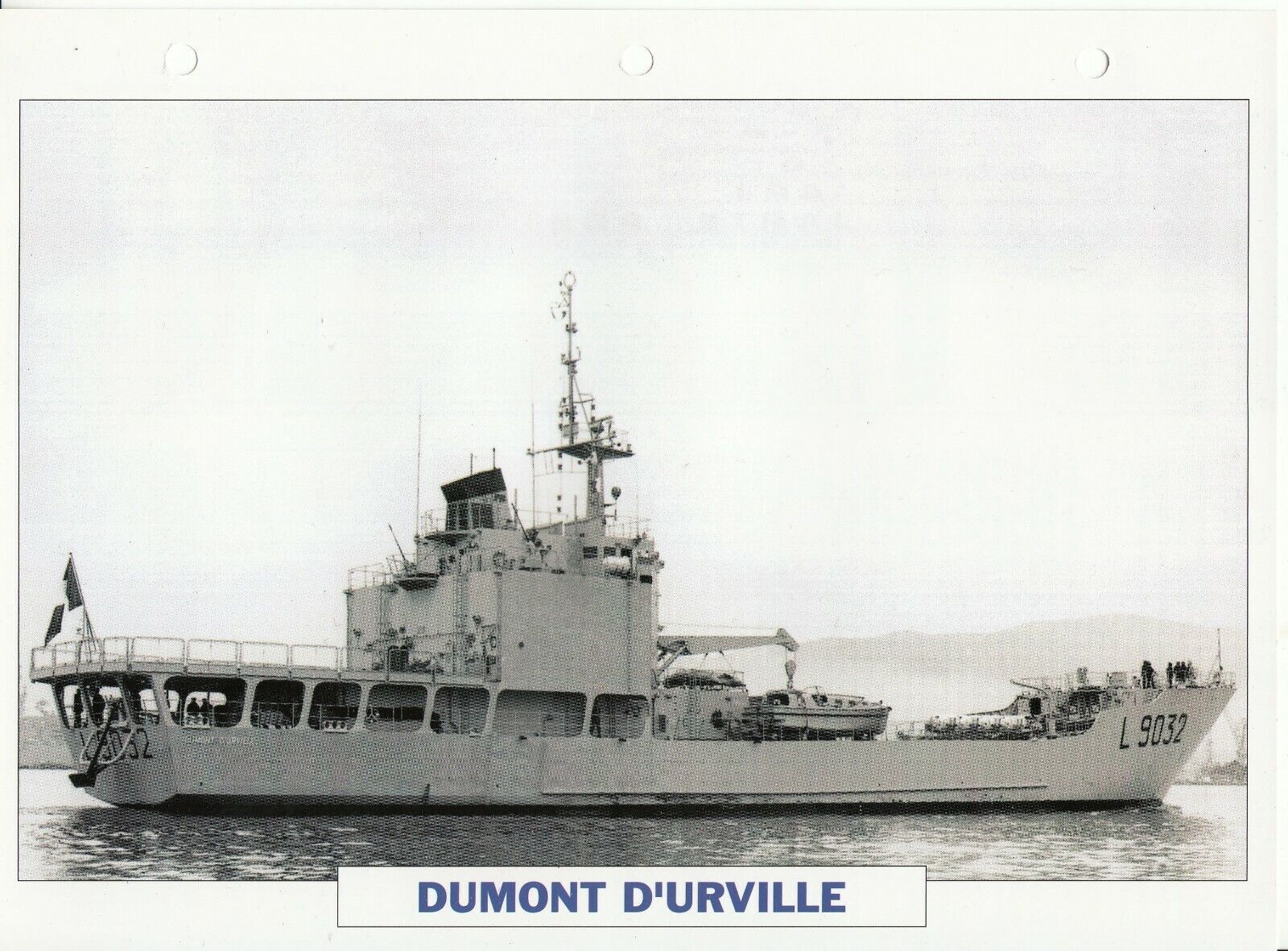 PHOTO BATEAU MILITAIRE BATIMENT DE TRANSPORT LEGER DUMONT D URVILLE FRANCE 1981 401767842392