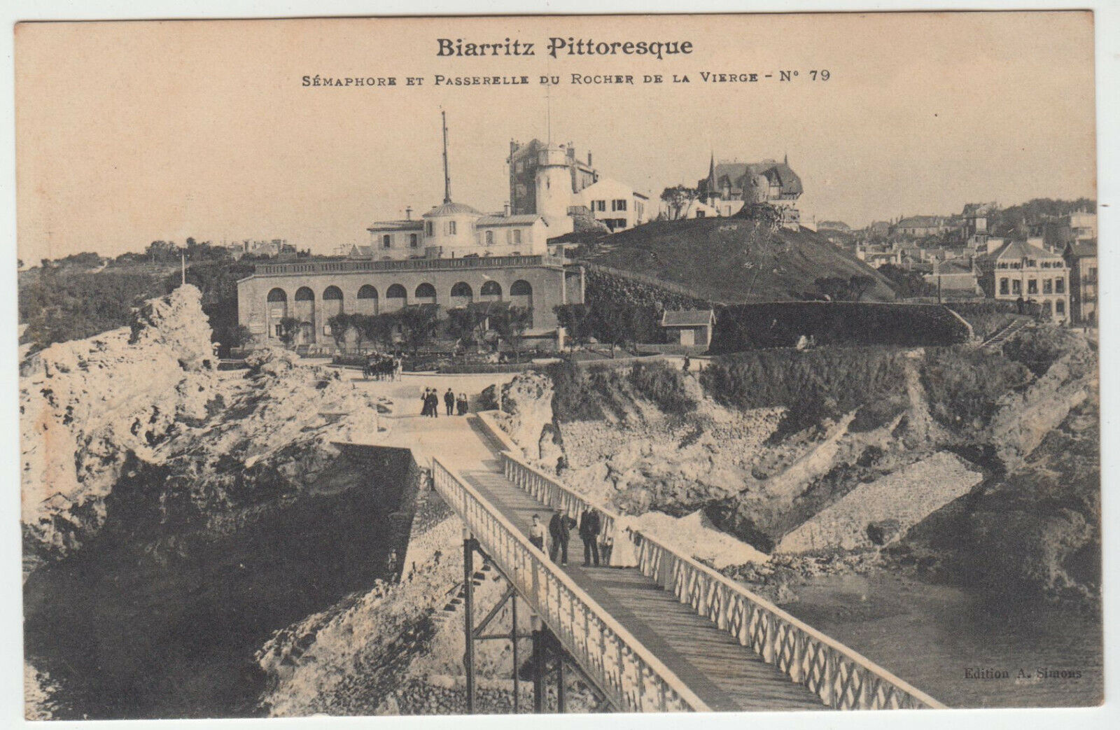 CARTE POSTALE BIARRITZ SEMAPHORE ET PASSERELLE DU ROCHER DE LA VIERGE 124121310213