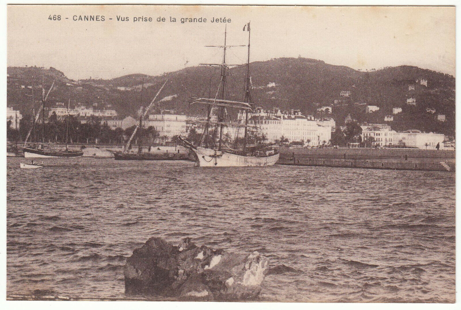 CARTE POSTALE CANNES VUE PRISE DE LA GRANDE JETEE 401953837513