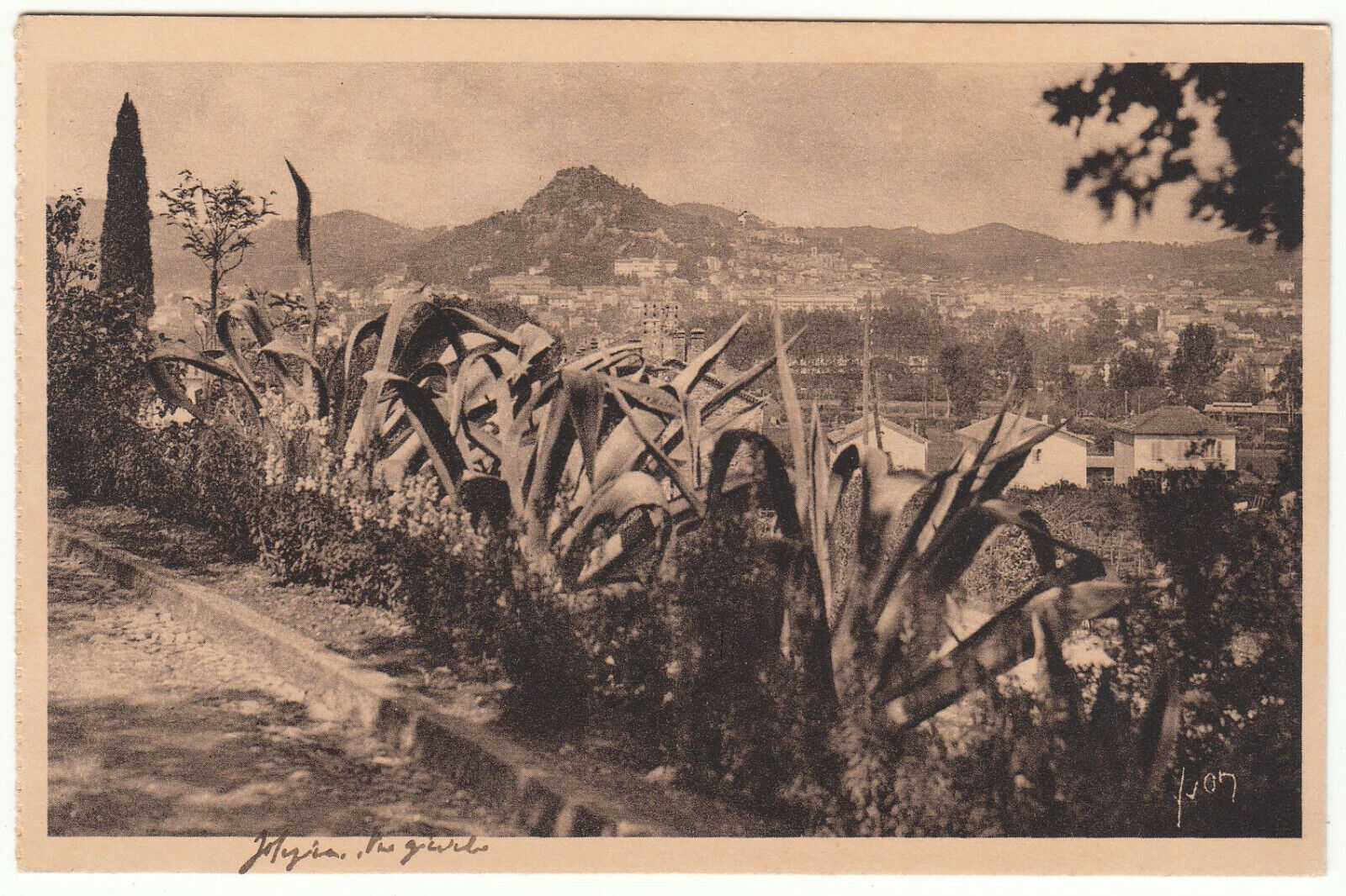 CARTE POSTALE HYERES VUE GENERALE 123970389403