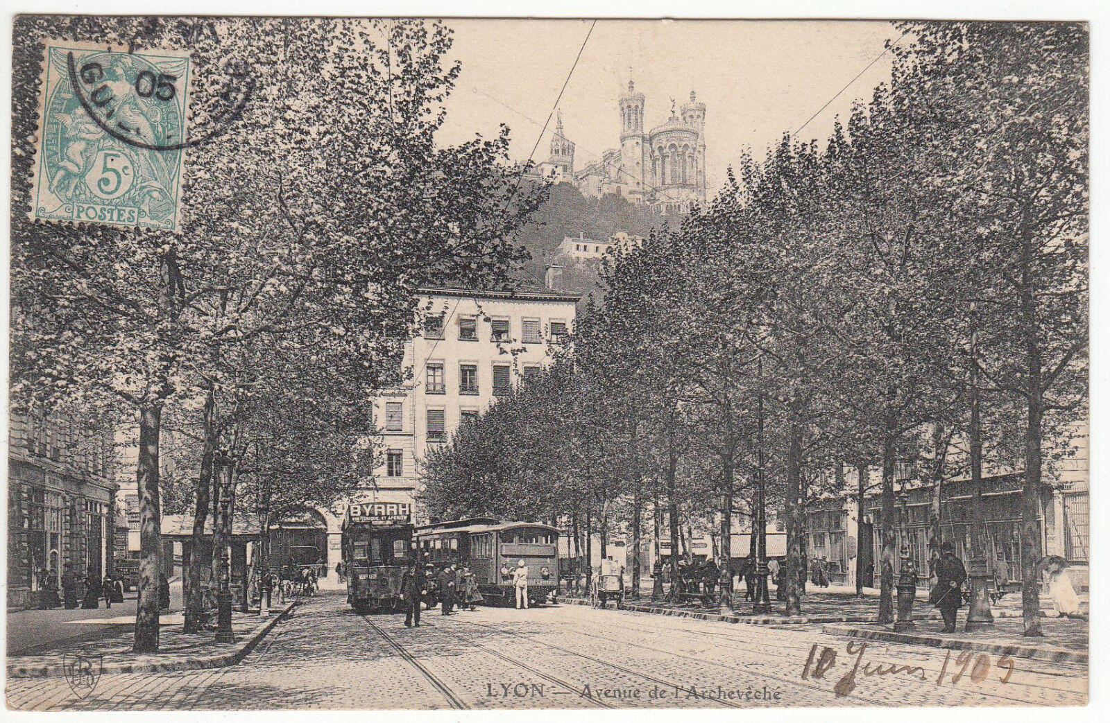 CARTE POSTALE LYON AVENUE DE L ARCHEVECHE 401220158873