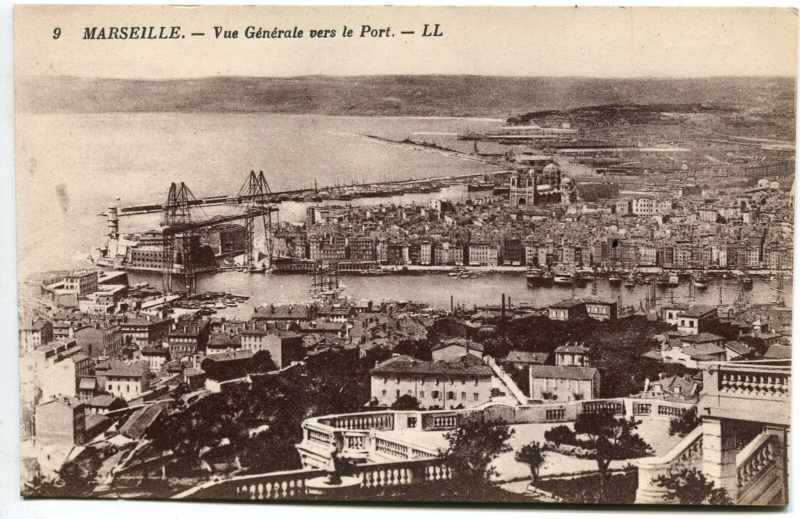 CARTE POSTALE MARSEILLE VUE GENERALE VERS LE PORT 121247892733