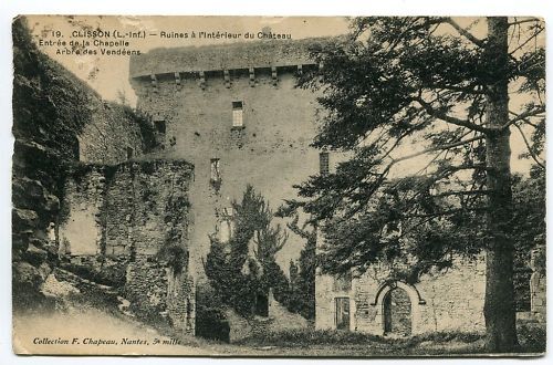 CPA CLISSON RUINE A L INTERIEUR DU CHATEAU L ENTREE 110614109053