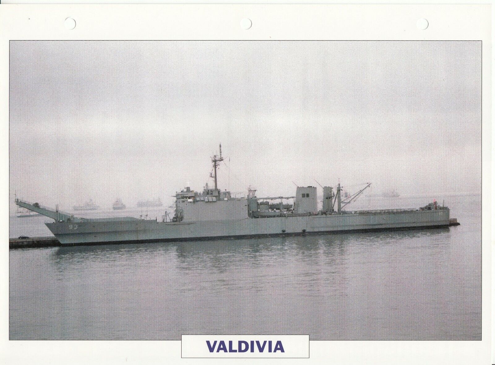 PHOTO BATEAU MILITAIRE BATIMENT DE DEBARQUEMENT DE CHARS VALDIVIA CHILI 1970 123769331253