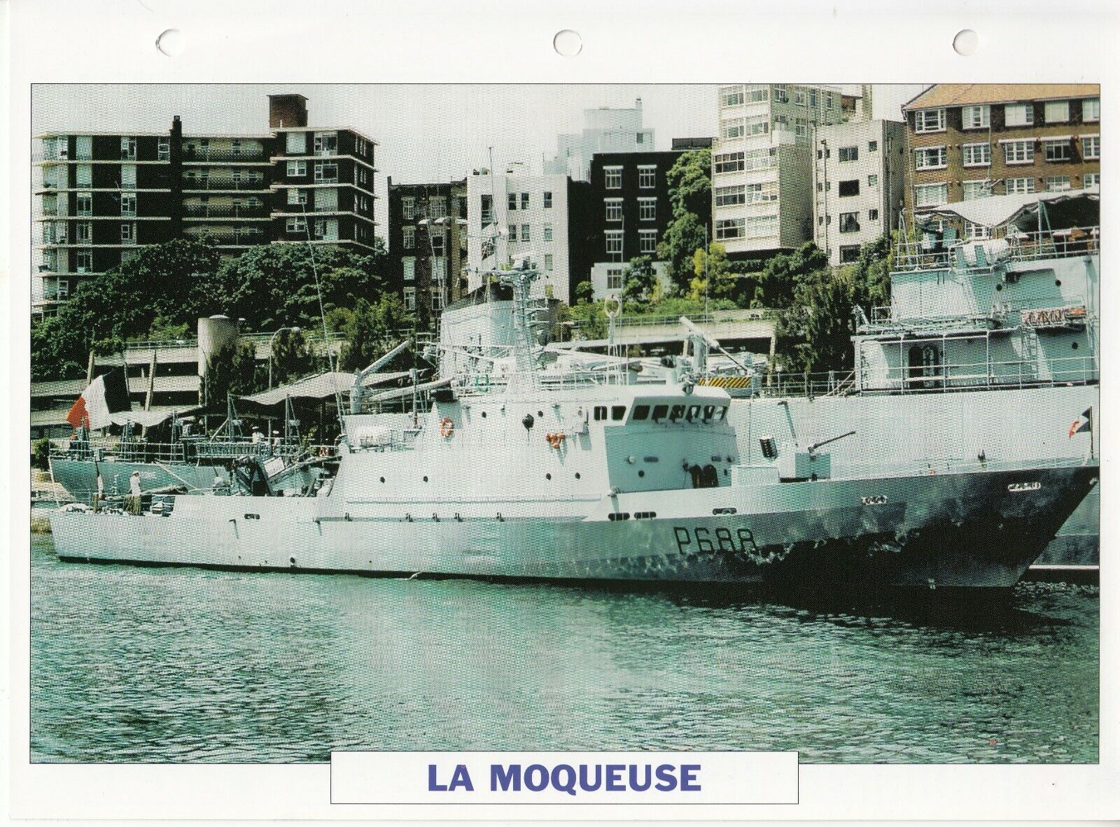 PHOTO BATEAU MILITAIRE PATROUILLEUR LA MOQUEUSE FRANCE 1986 123766827803