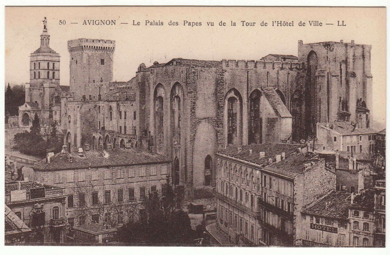 CARTE POSTALE AVIGNON LE PALAIS DES PAPES VU DE LA TOUR DE L HOTEL DE VILLE 124014532574