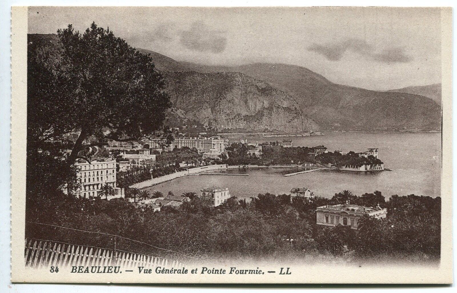 CARTE POSTALE BEAULIEU VUE GENERALE ET POINTE FOURMIE 121247892754