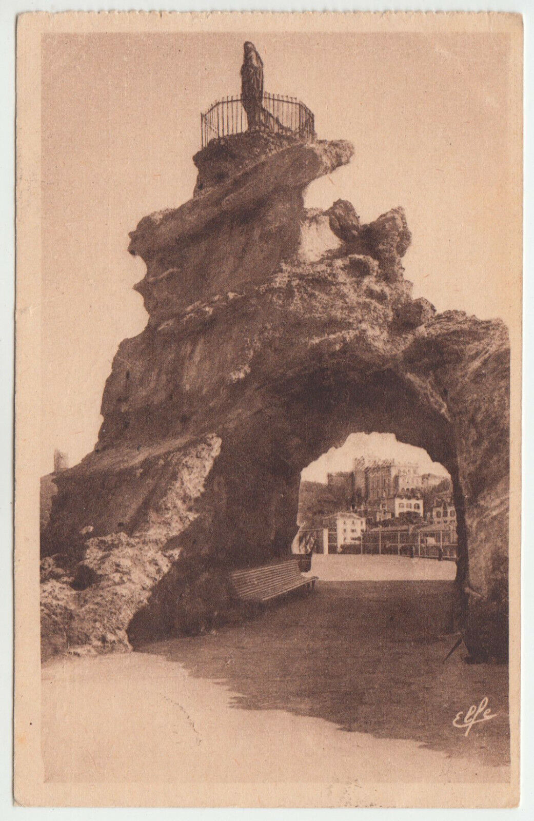 CARTE POSTALE BIARRITZ LE ROCHER DE LA VIERGE 402175226074