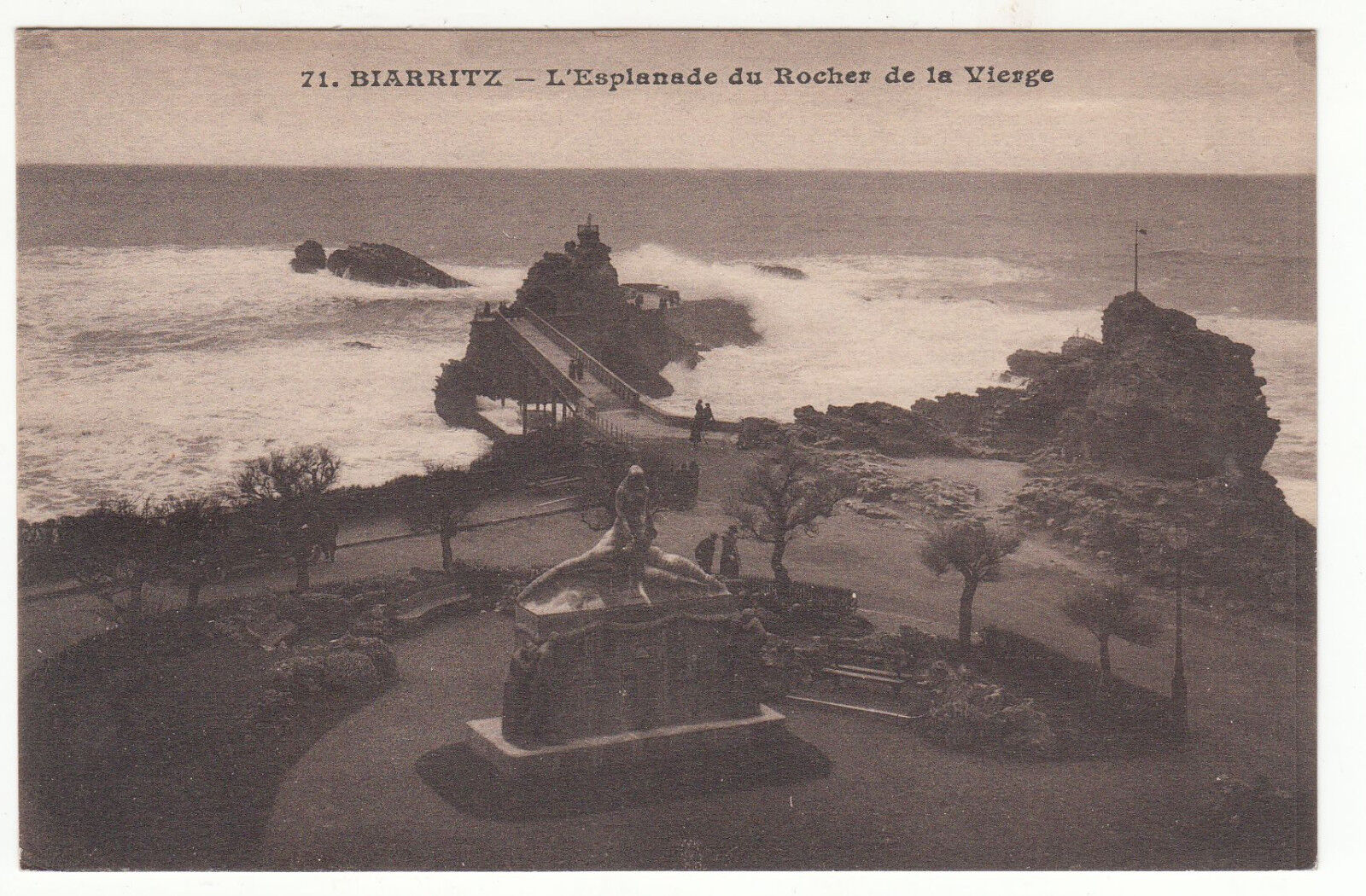 CARTE POSTALE BIARRITZ LESPLANADE DU ROCHER DE LA VIERGE 122367010344