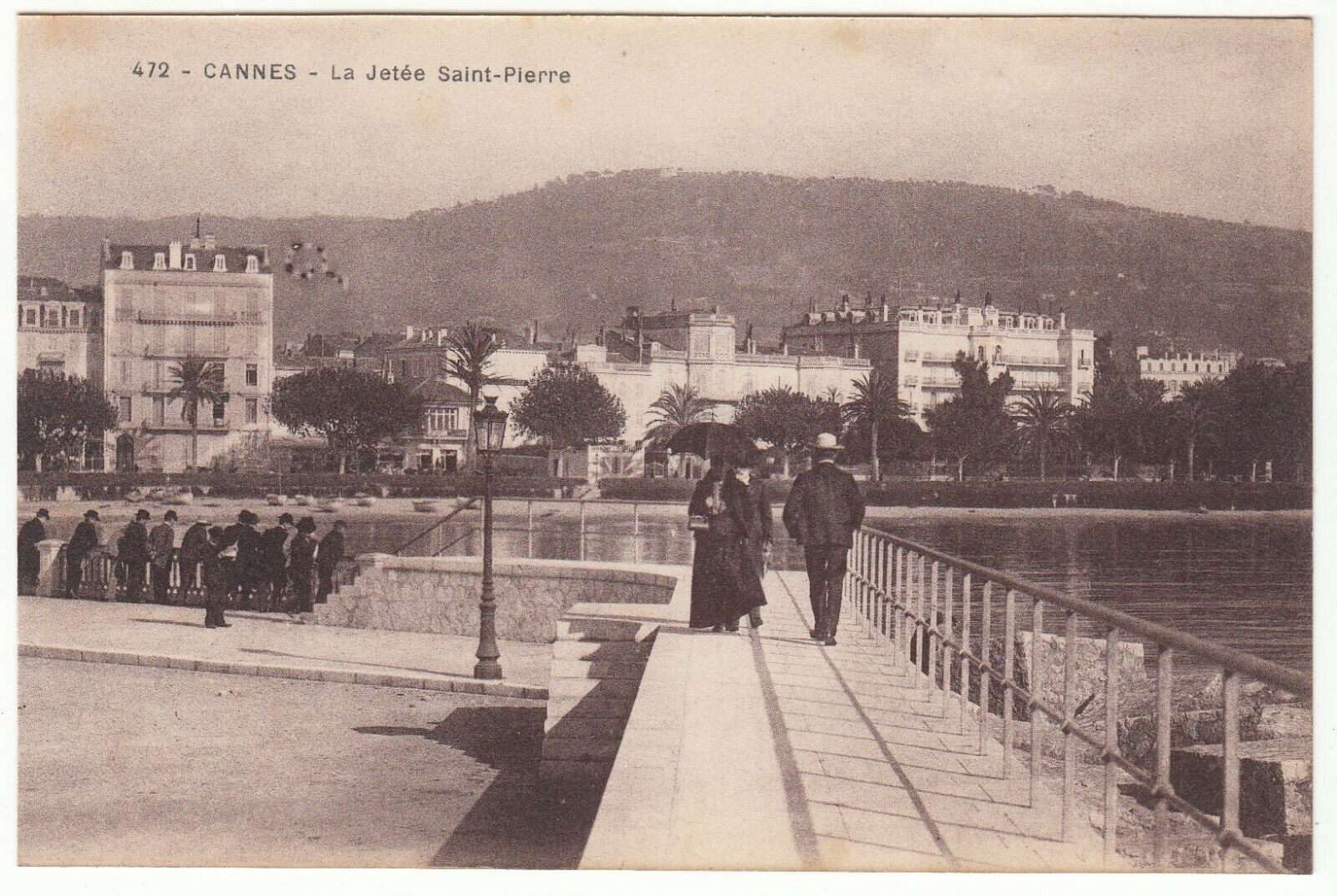 CARTE POSTALE CANNES LA JETEE SAINT PIERRE 123970759764