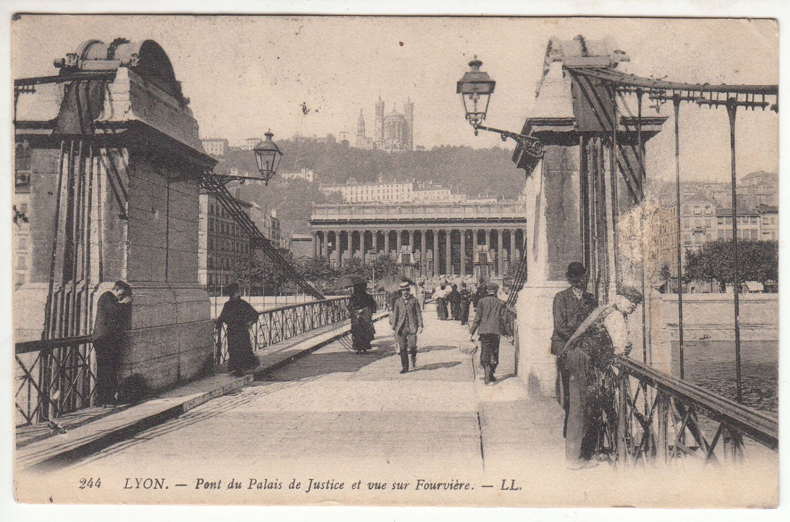 CARTE POSTALE LYON PONT DU PALAIS DE JUSTICE ET VUE SUR FOURVIERE 401220165514