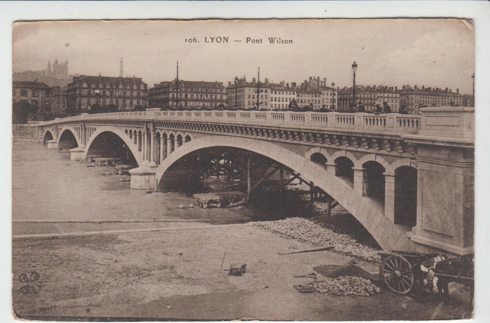 CARTE POSTALE LYON PONT WILSON TRAVEAUX BERGE ET FOND DU FLEUVE 401918590394