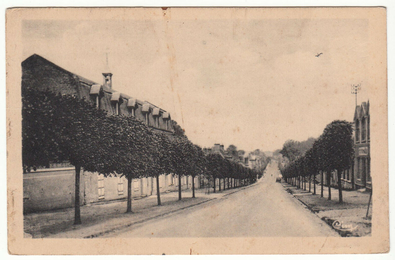 CARTE POSTALE NOAILLES RUE DE PARIS 123977183094