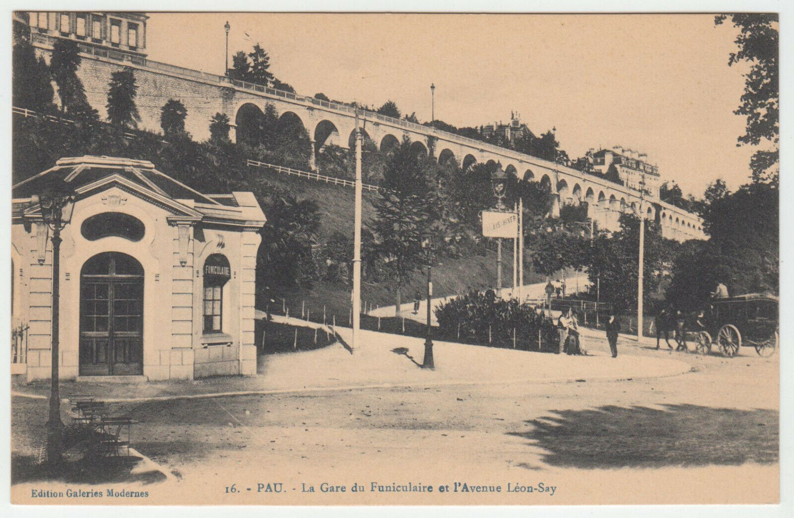 CARTE POSTALE PAU LA GARE DU FUNICULAIRE ET L AVENUE LEON SAY 124095472034