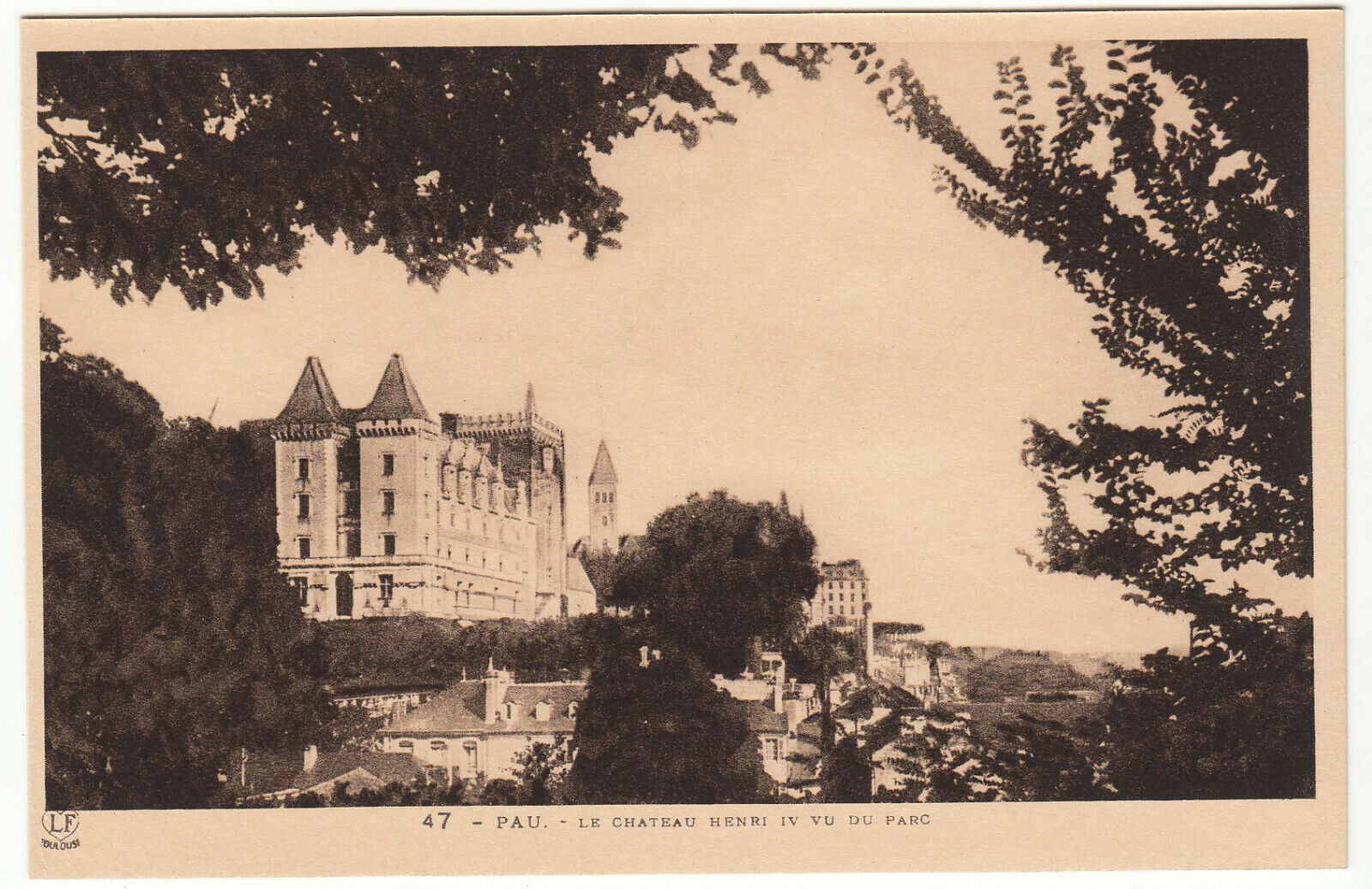 CARTE POSTALE PAU LE CHATEAU HENRI IV VUE DU PARC 401997847204