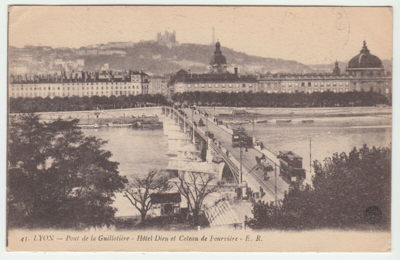 CARTE POSTALE PONT DE LA GUILLOTIERE HOTEL DIEU ET COTEAU DE FOURVIERE 124176996904