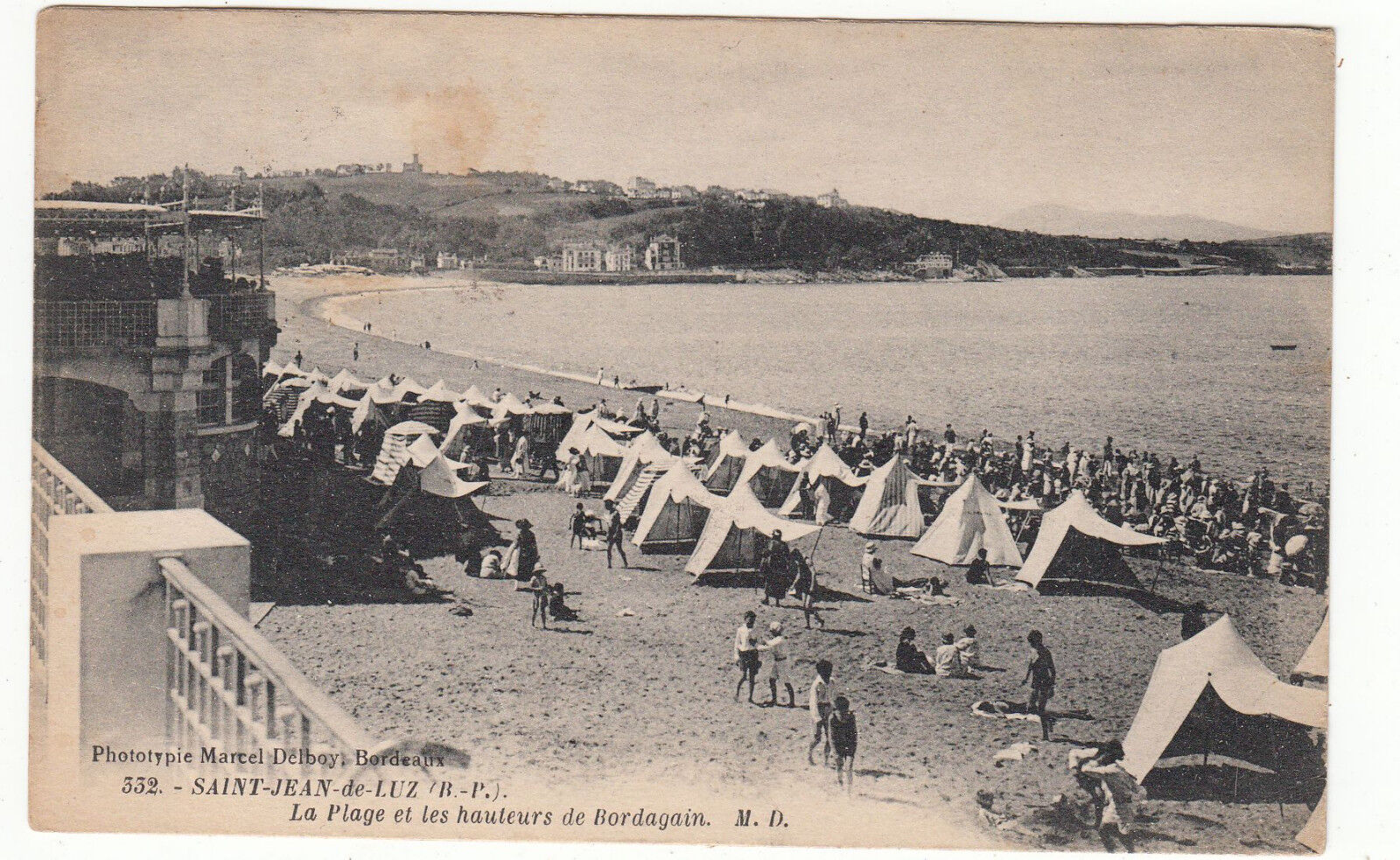 CARTE POSTALE SAINT JEAN DE LUZ LA PLAGE ET LES HAUTEURS DE BORDAGAIN 401277450334