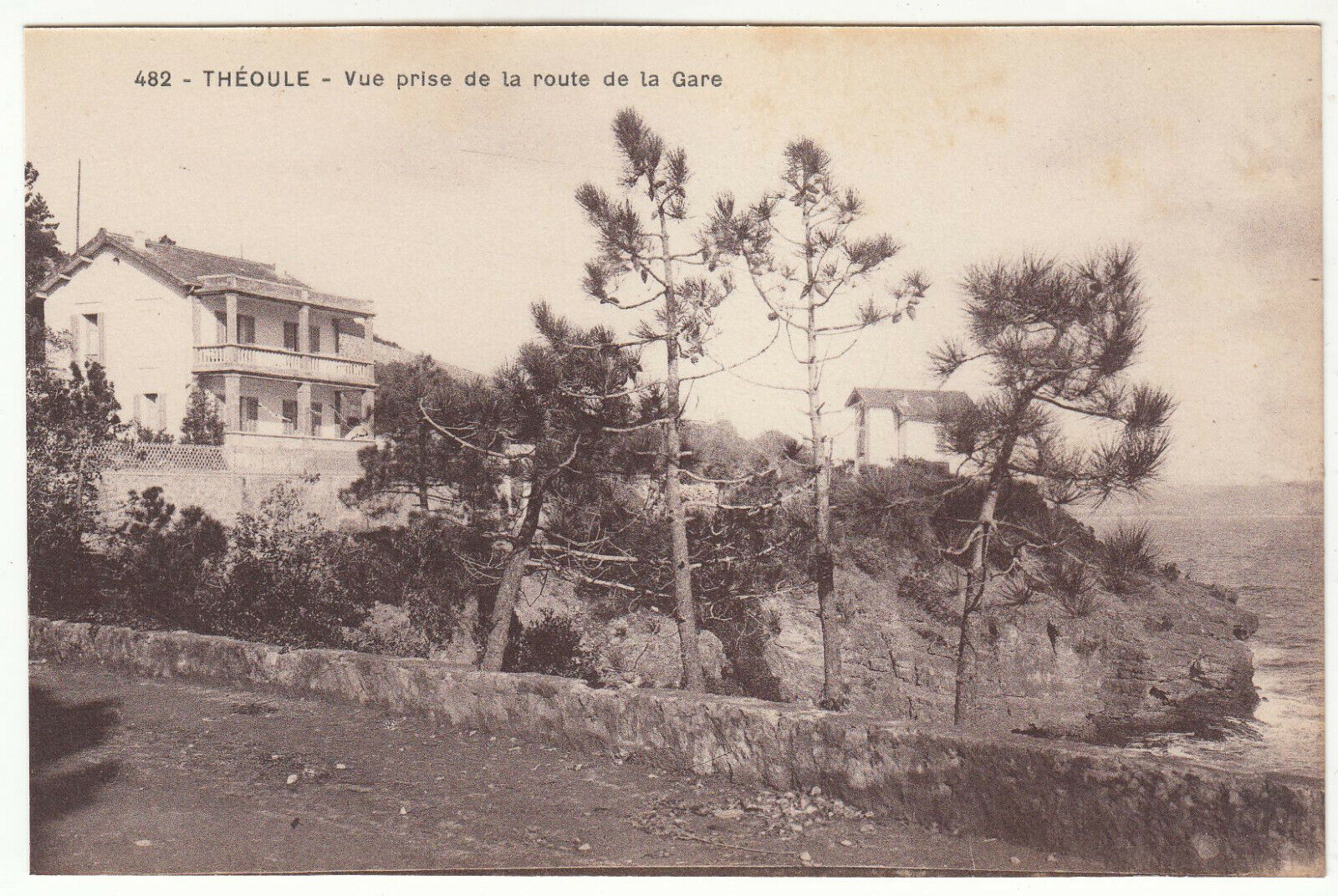 CARTE POSTALE THEOULE VUE PRISE DE LA ROUTE DE LA GARE 123970740314