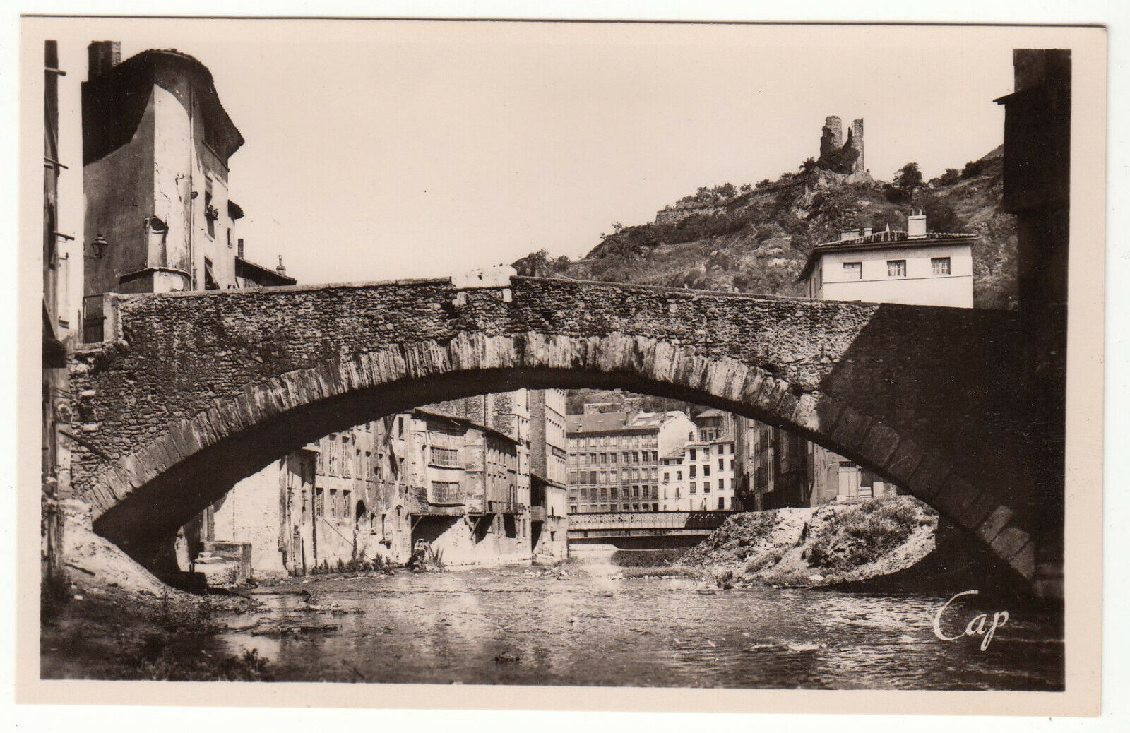 CARTE POSTALE VIENNE LE VIEUX PORT LE FORT DE LA BATIE RUINES DES MURS ROMAINS 402003998174