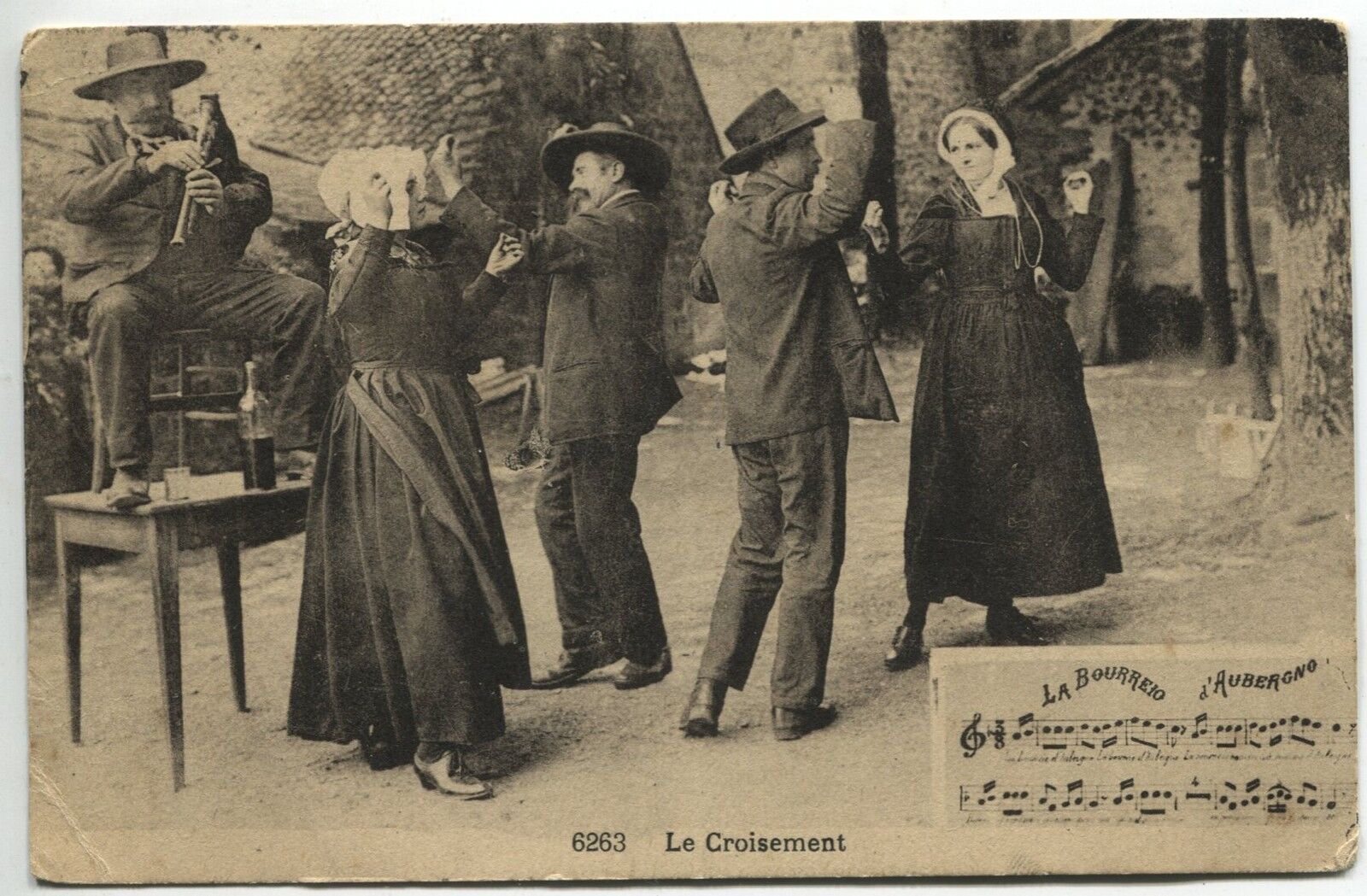 CPA LE CROISEMENT LA BOURREIO D AUVERGNO DANSE AUVERGNE FOLKLORE 110860810874