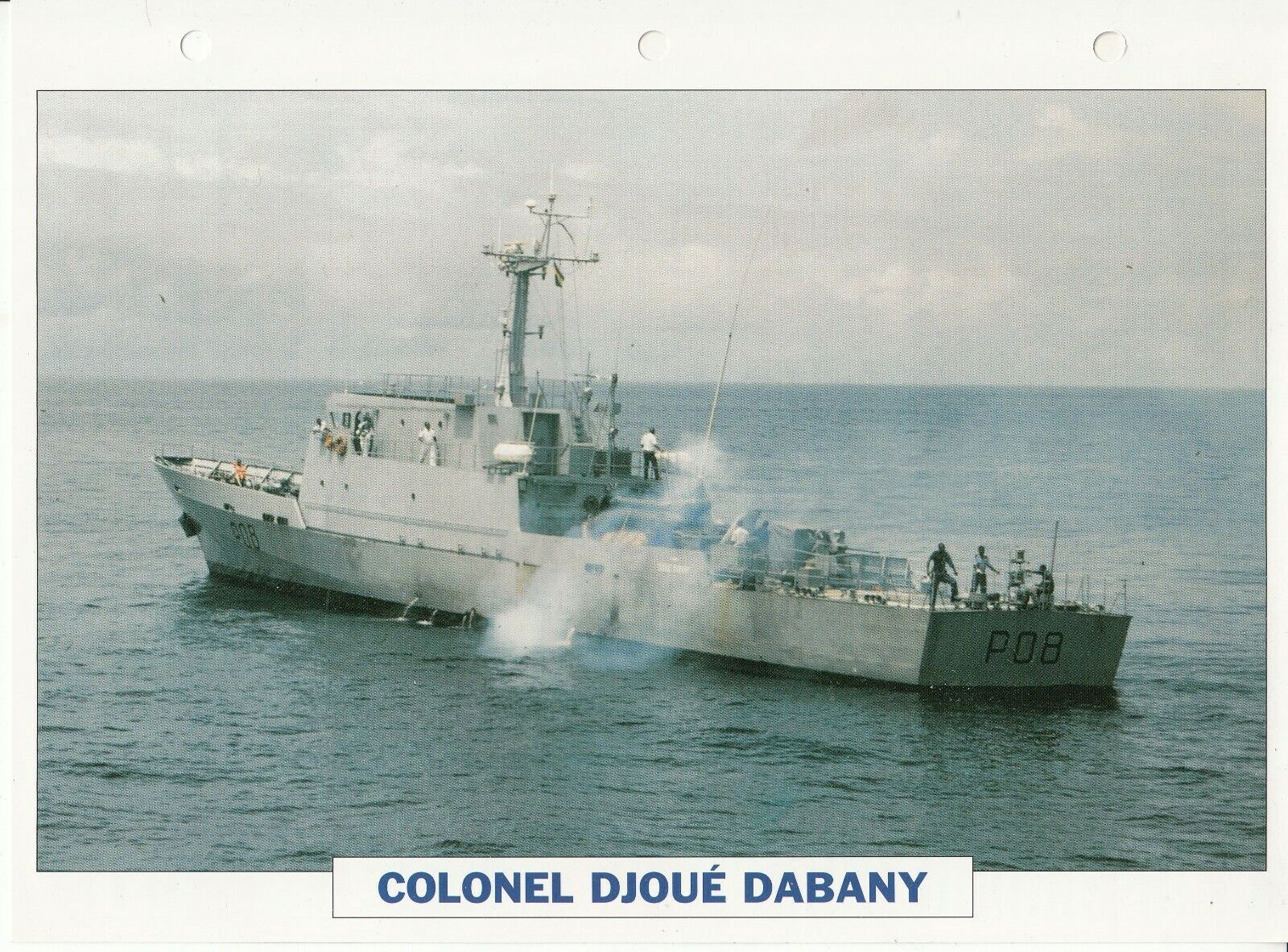 PHOTO BATEAU MILITAIRE PATROUILLEUR COLONEL DJOUE DABANY GABON 1990 123766827774