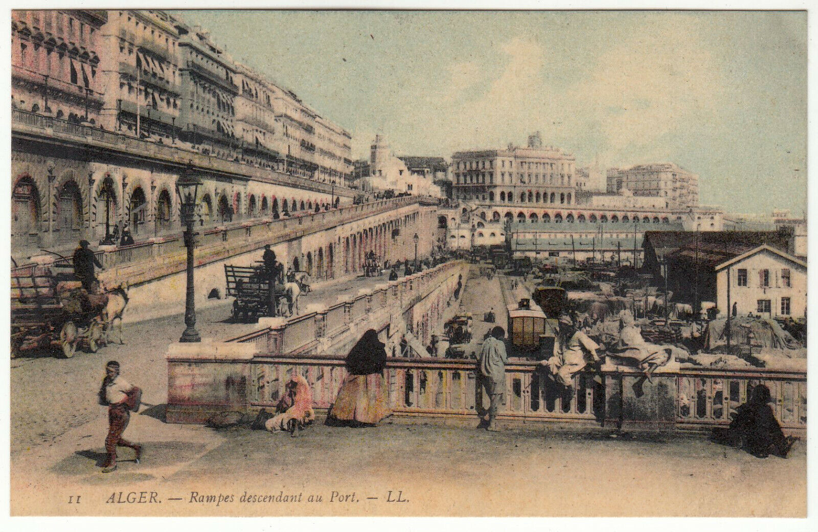 CARTE POSTALE ALGER RAMPES DESCENDANT AU PORT 401942239235