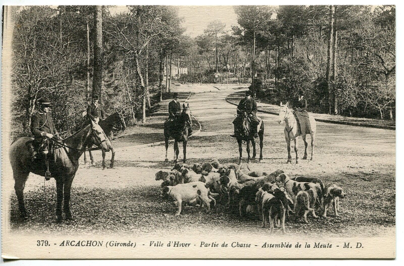 CARTE POSTALE ARCACHON VILLE D HIVER PARTIE DE CHASSE ASSEMBLEE DE LA MEUTE 121454785285