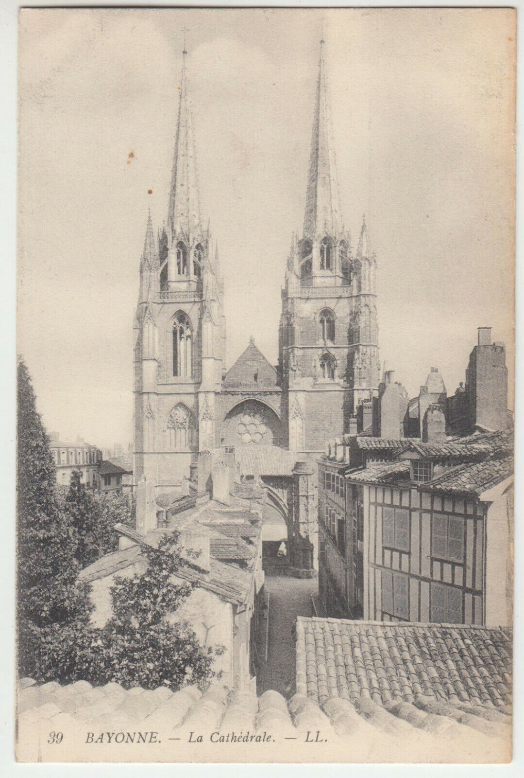 CARTE POSTALE BAYONNE LA CATHEDRALE 402108122865