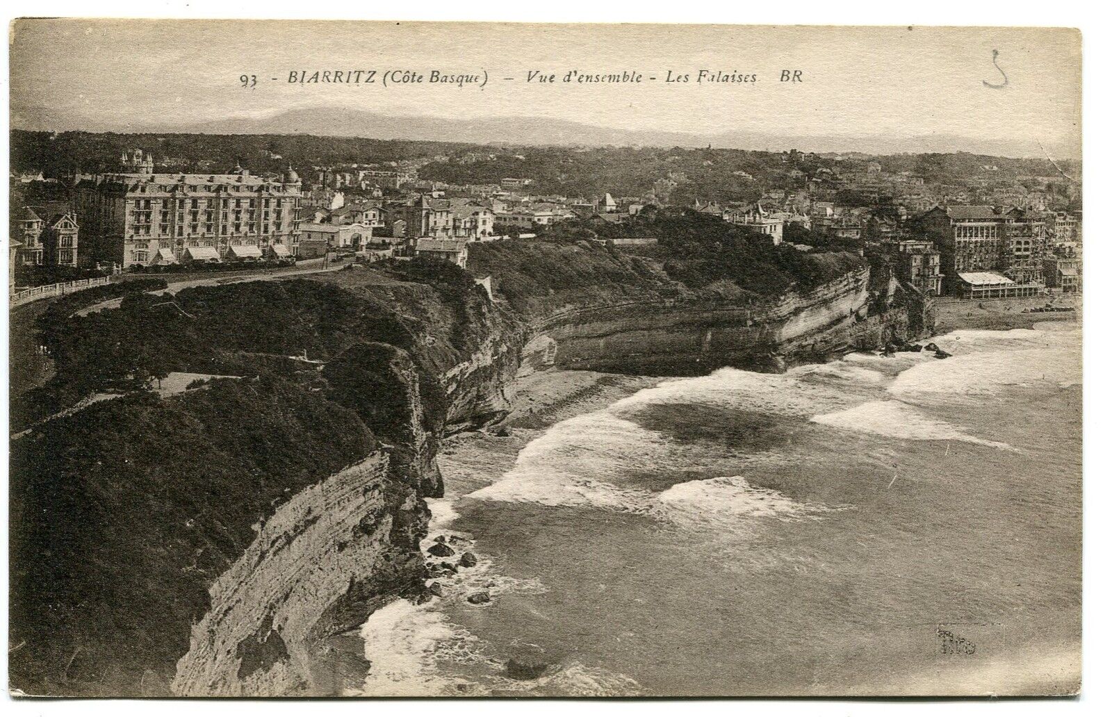 CARTE POSTALE BIARRITZ VUE D ENSEMBLE LES FALAISES 121300975575