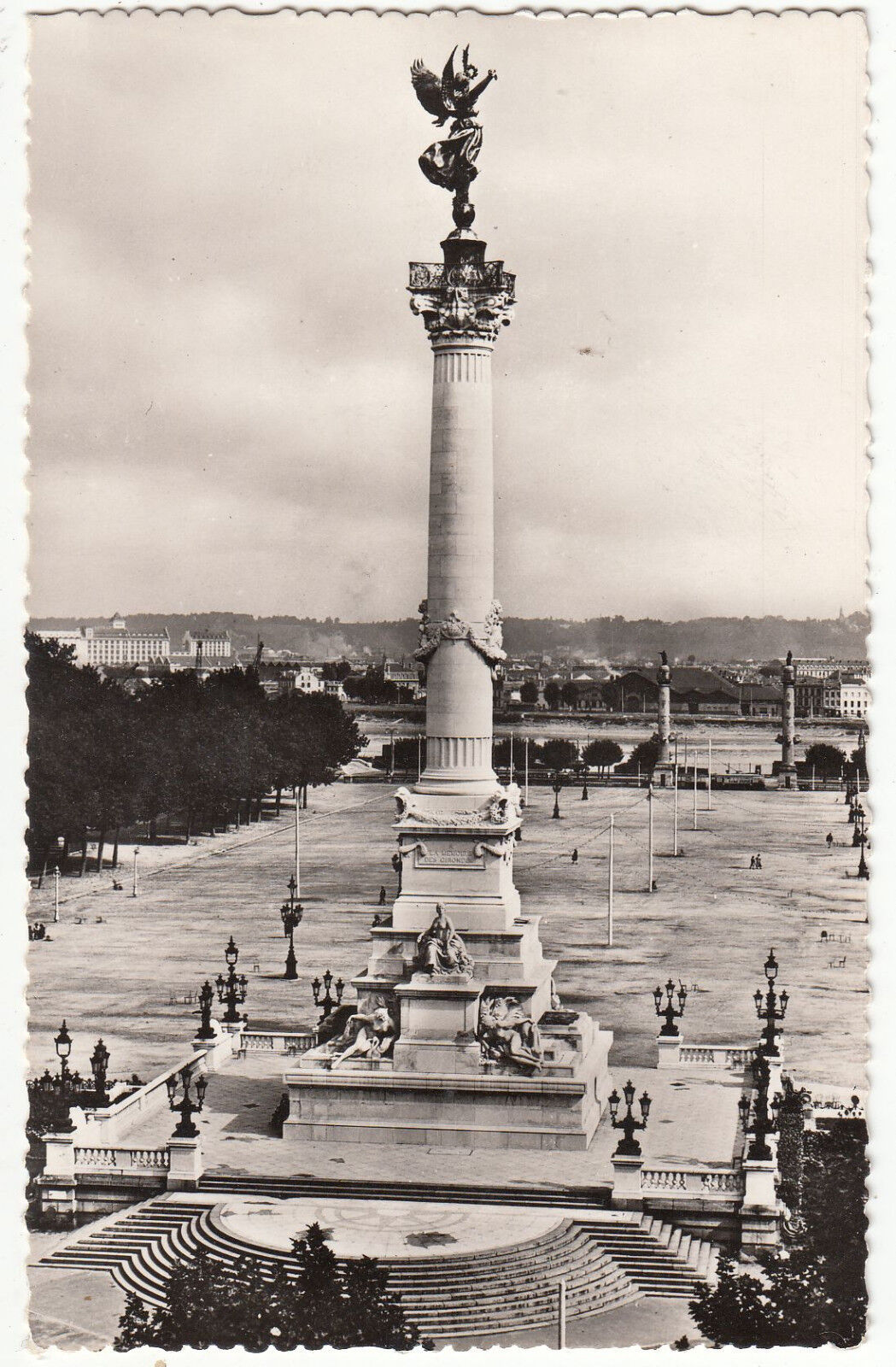 CARTE POSTALE BORDEAUX LE MONUMENT DES GIRONDINS 122216207375