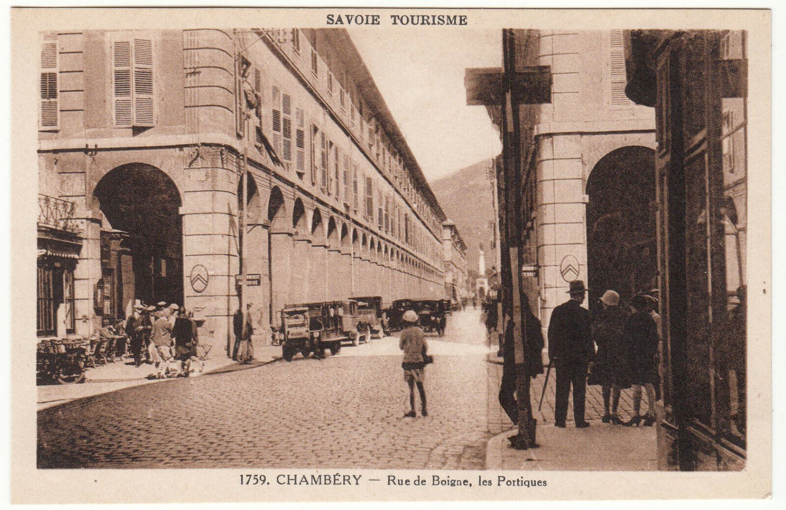 CARTE POSTALE CHAMBERY RUE DE BOIGNE LES PORTIQUES 402002823445