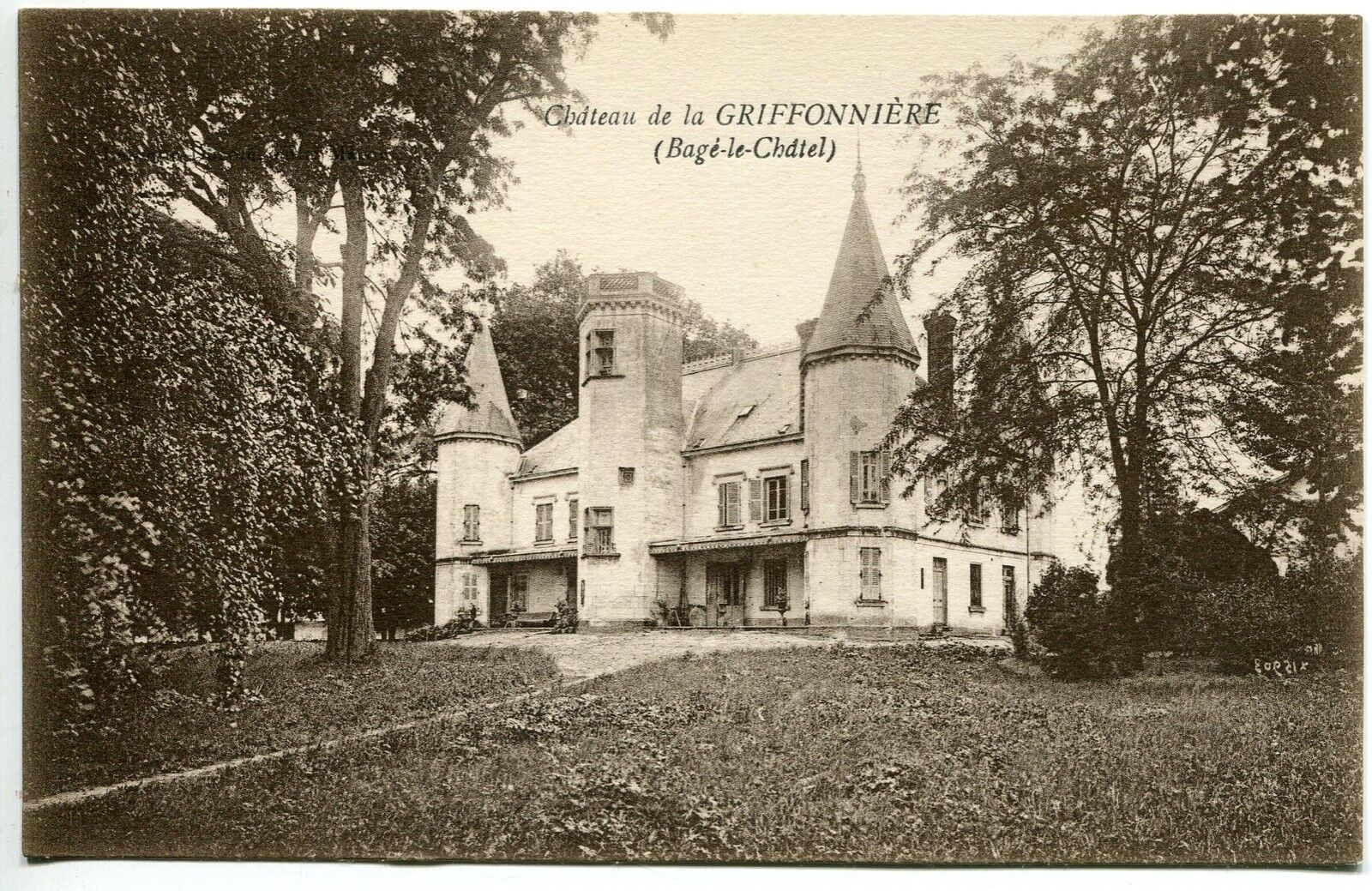 CARTE POSTALE CHATEAU DE LA GRIFFONIERE BAGE LE CHATEL 121481203075