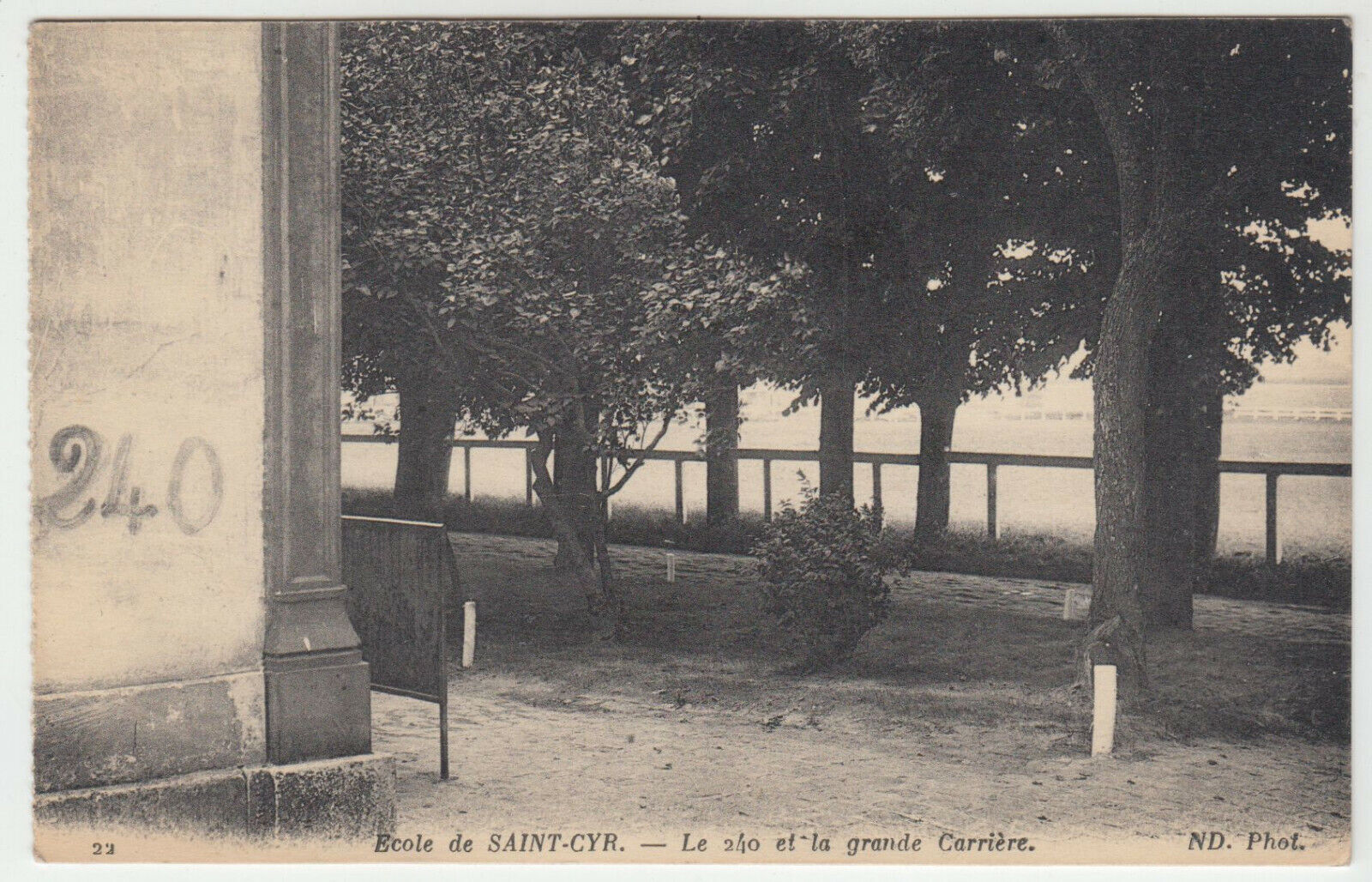 CARTE POSTALE ECOLE DE SAINT CYR LE 240 ET LA GRANDE CARRIERE 124161215345