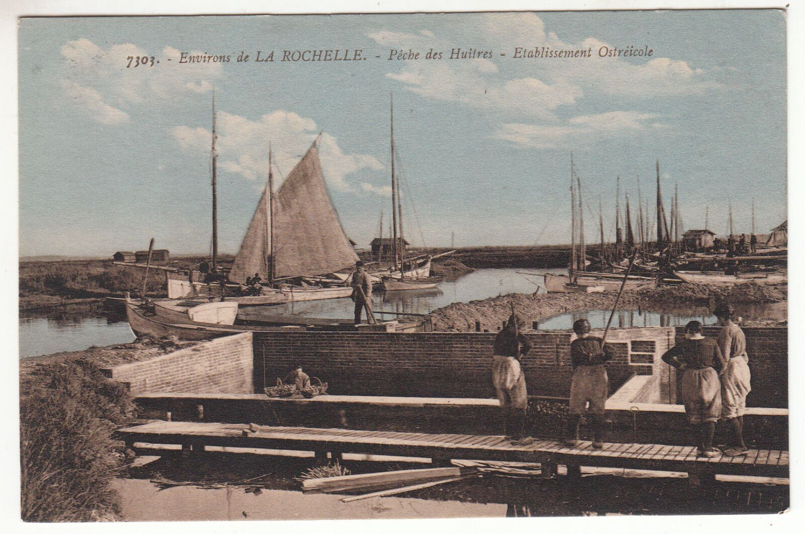 CARTE POSTALE ENVIRON DE LA ROCHELLE PECHE DES HUITRES ETABLISSEMENT OSTREICOLE 122896661405