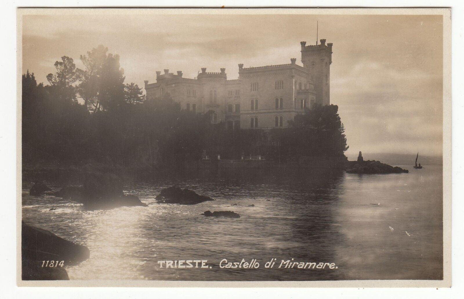 CARTE POSTALE ITALIE TRIESTE CASTELLO DI MIRAMARE 121923213145