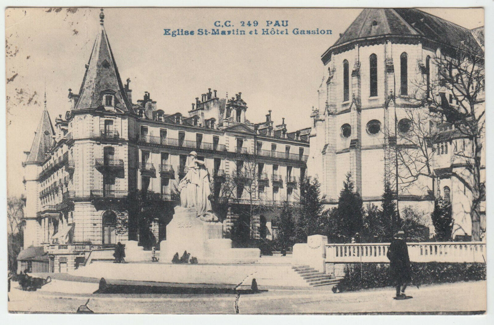 CARTE POSTALE PAU EGLISE ST MARTIN ET HOTEL GASSION 124099668845