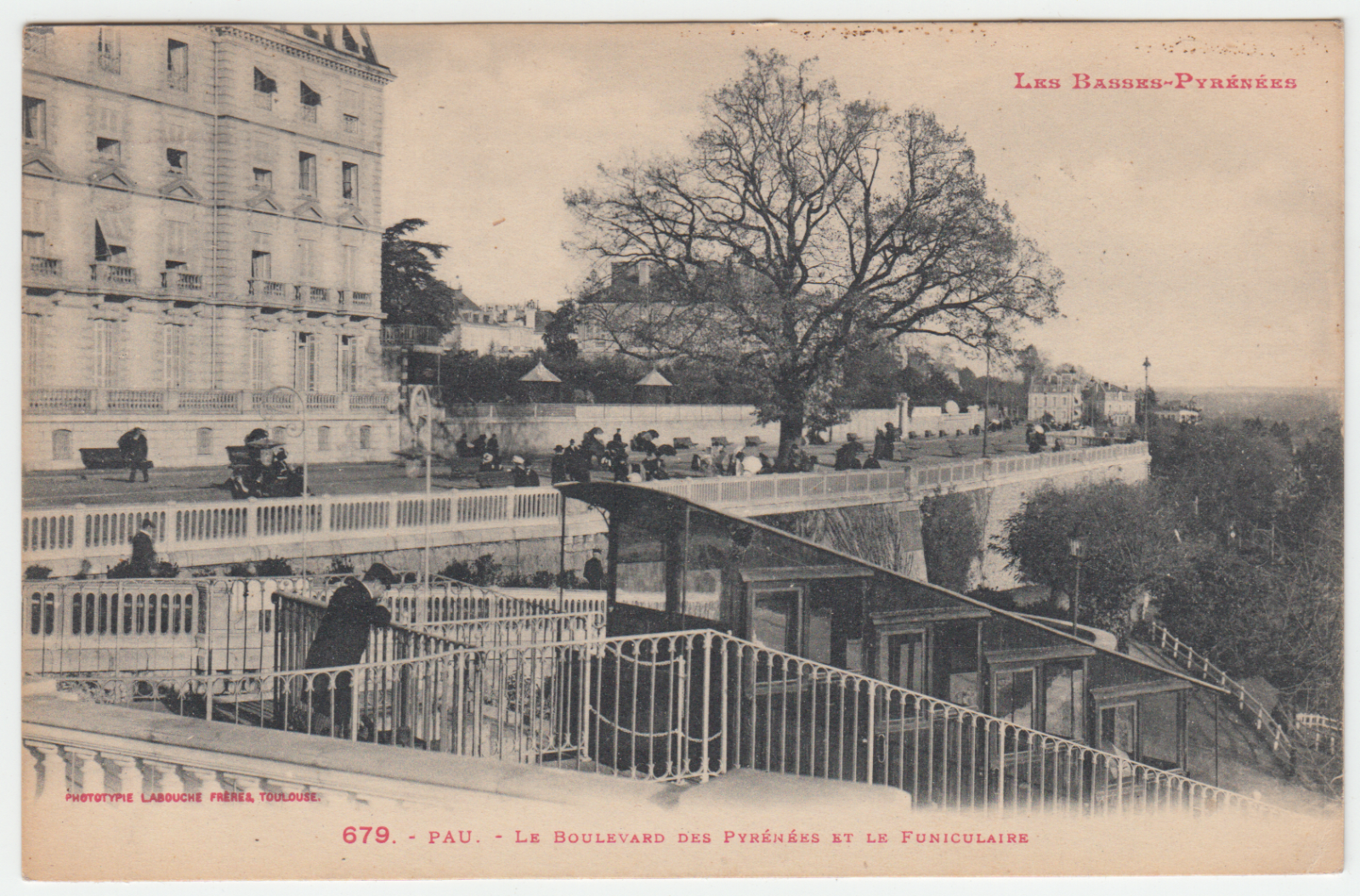 CARTE POSTALE PAU LE BOULEVARD DES PYRENEES ET LE FUNICULAIRE 402769650375