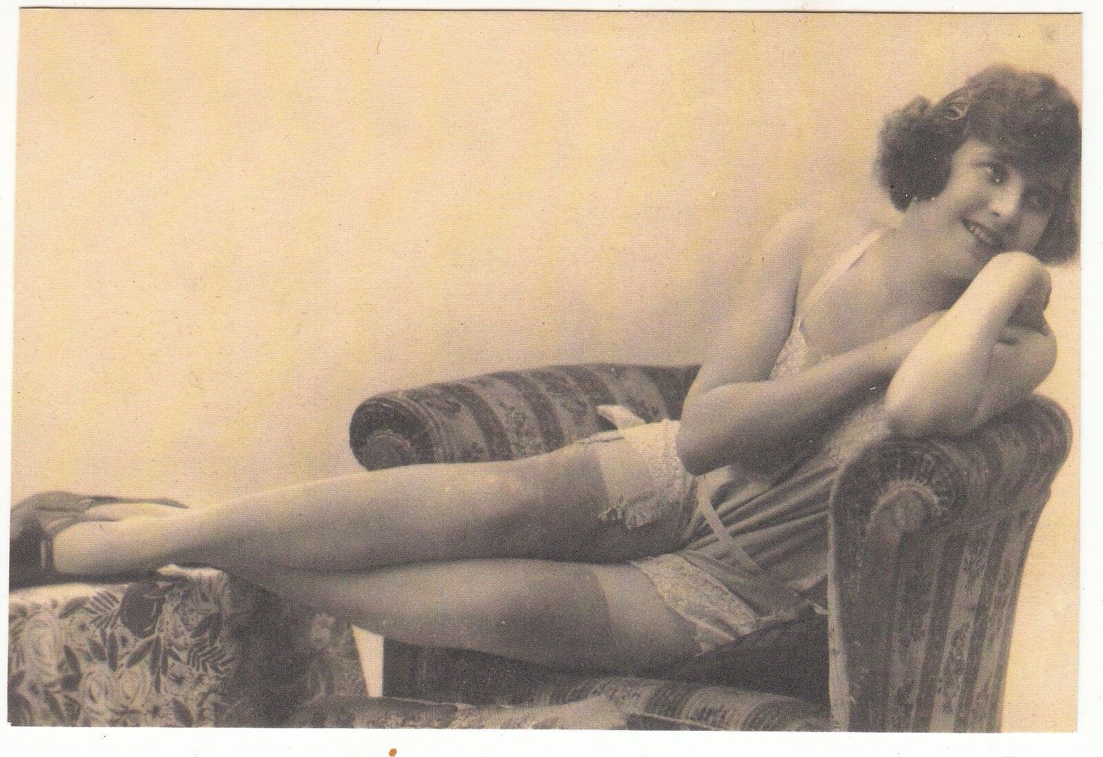 CARTE POSTALE REPRO FEMME NU NUE 122163654635